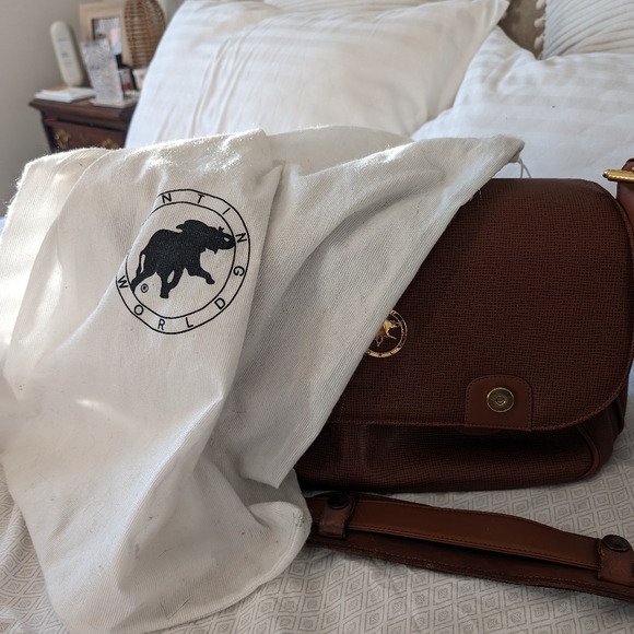 Huntington World Shoulder Bag - Picture 15 of 15